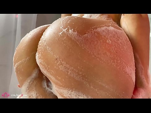 ❤️ Brunette شاور میں شدید orgasm کے لئے وائبریٹر کے ساتھ بلی میں مشت زنی کرتی ہے۔ ہم پر ur.battlepass-bonuse.ru ❌️❤